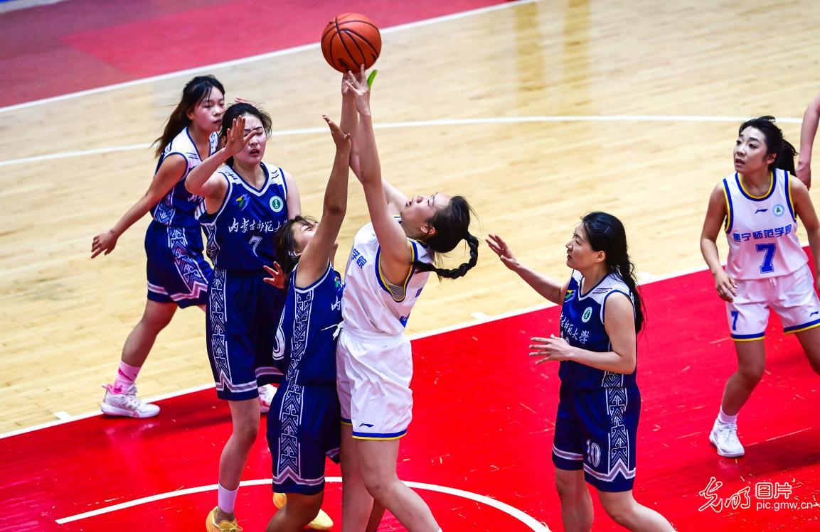 内蒙古第十三届大学生运动会篮球比赛举行