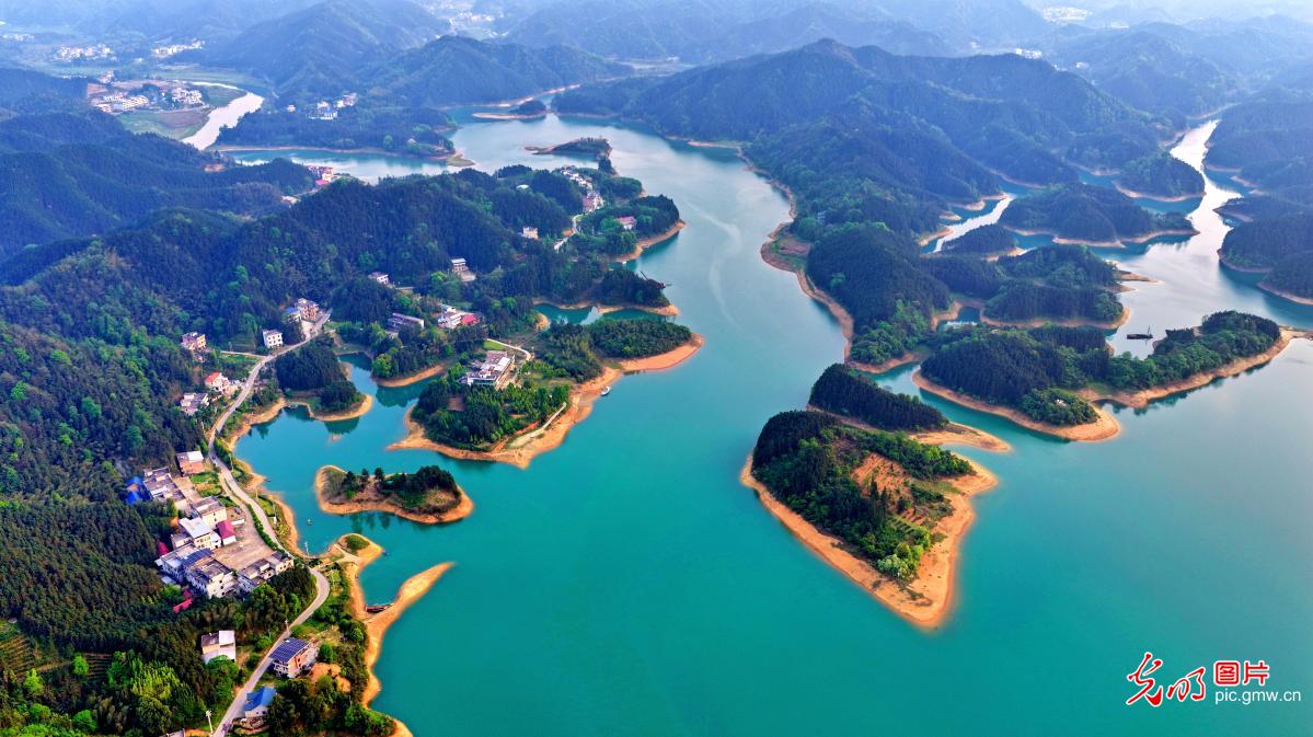 绿水青山 美景如画