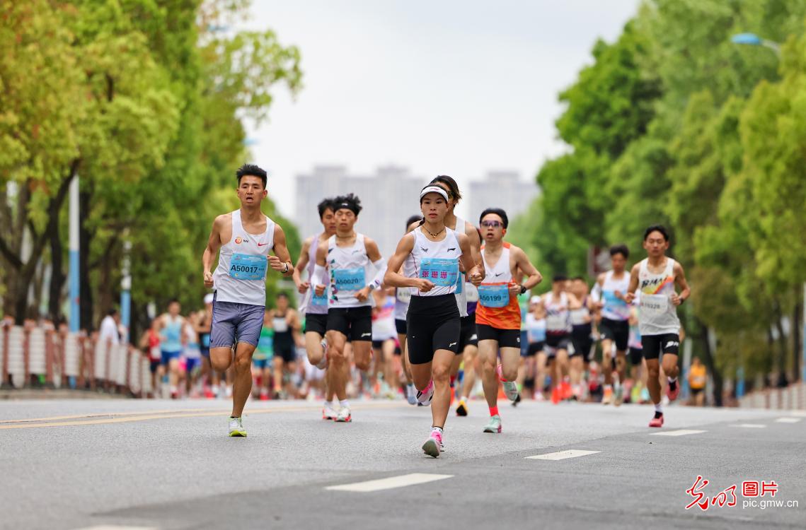 以赛聚活力 以动向未来 以赛聚活力 以动向未来