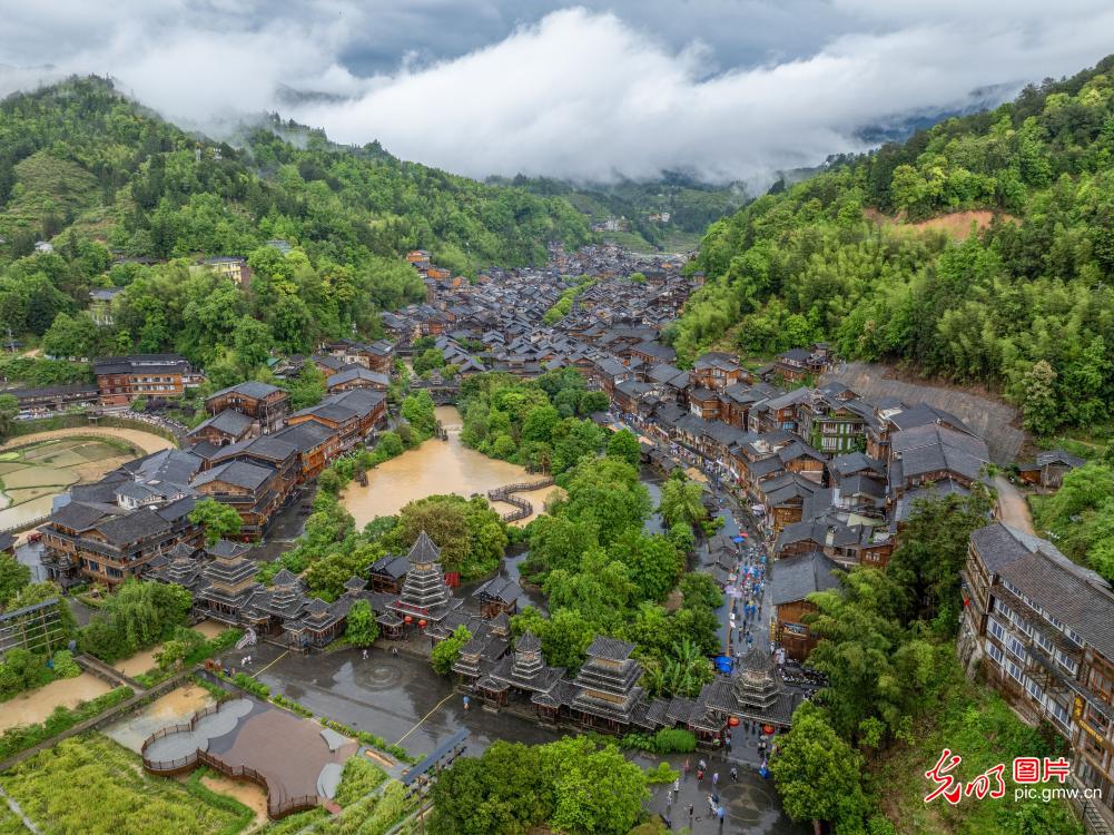 生态侗寨春日如画