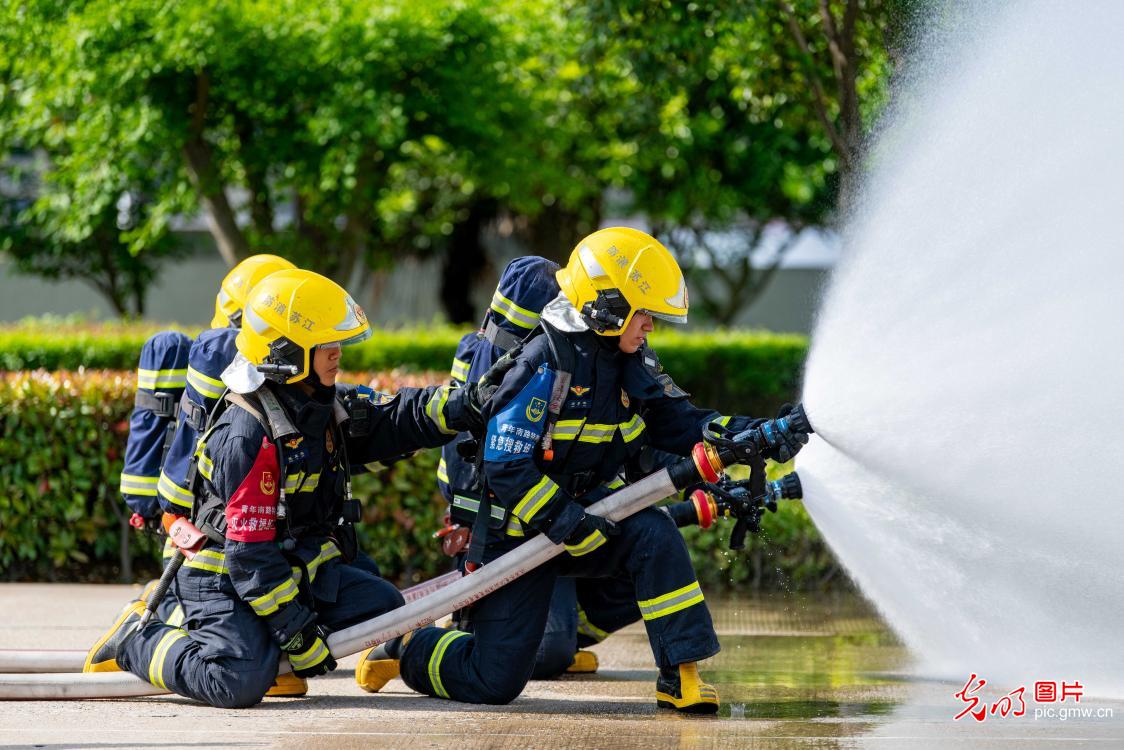 青春逢盛世 奋斗正当时 青春逢盛世 奋斗正当时