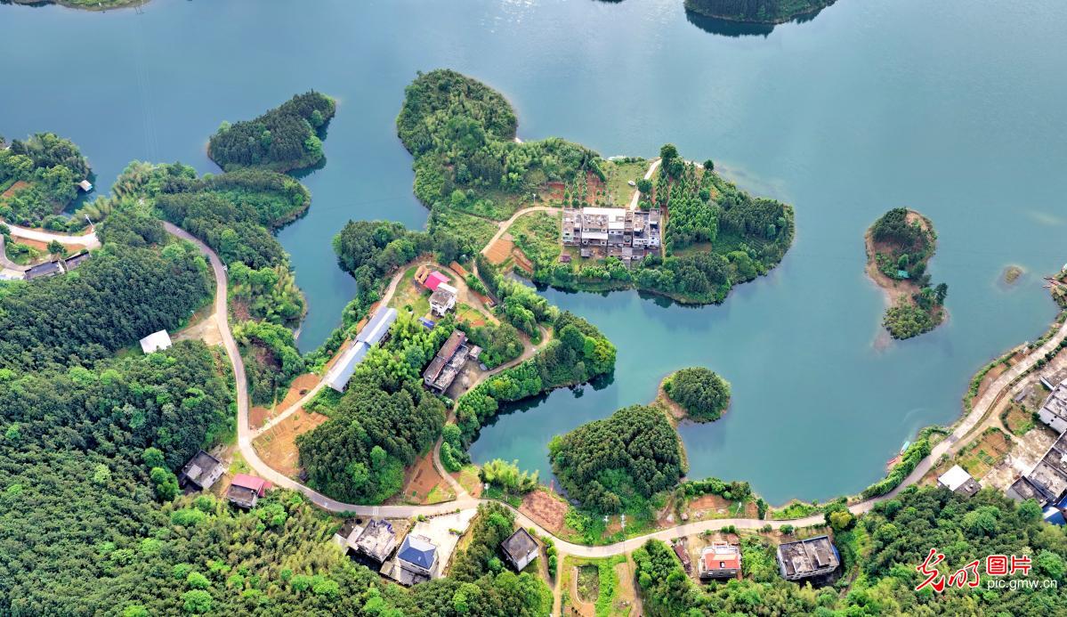 生态乡村 水清岸绿
