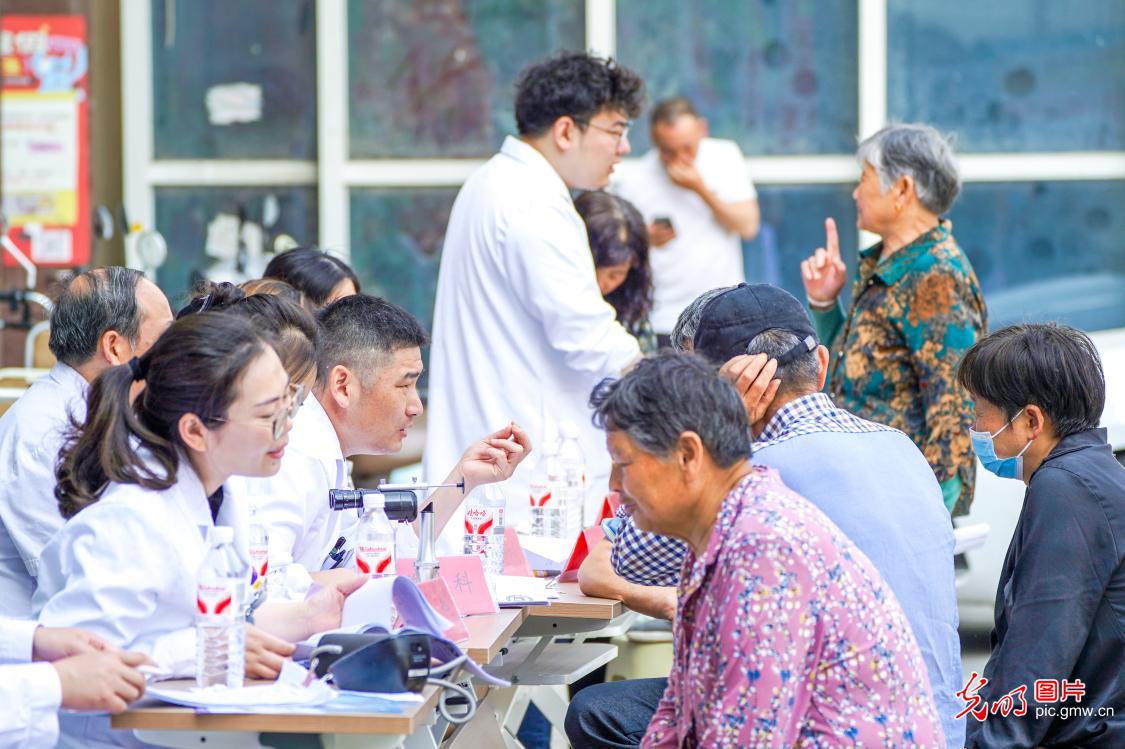 义诊惠民生 服务暖民心