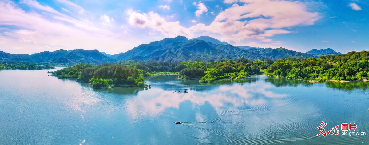 碧波轻舟行 生态兴乡旅