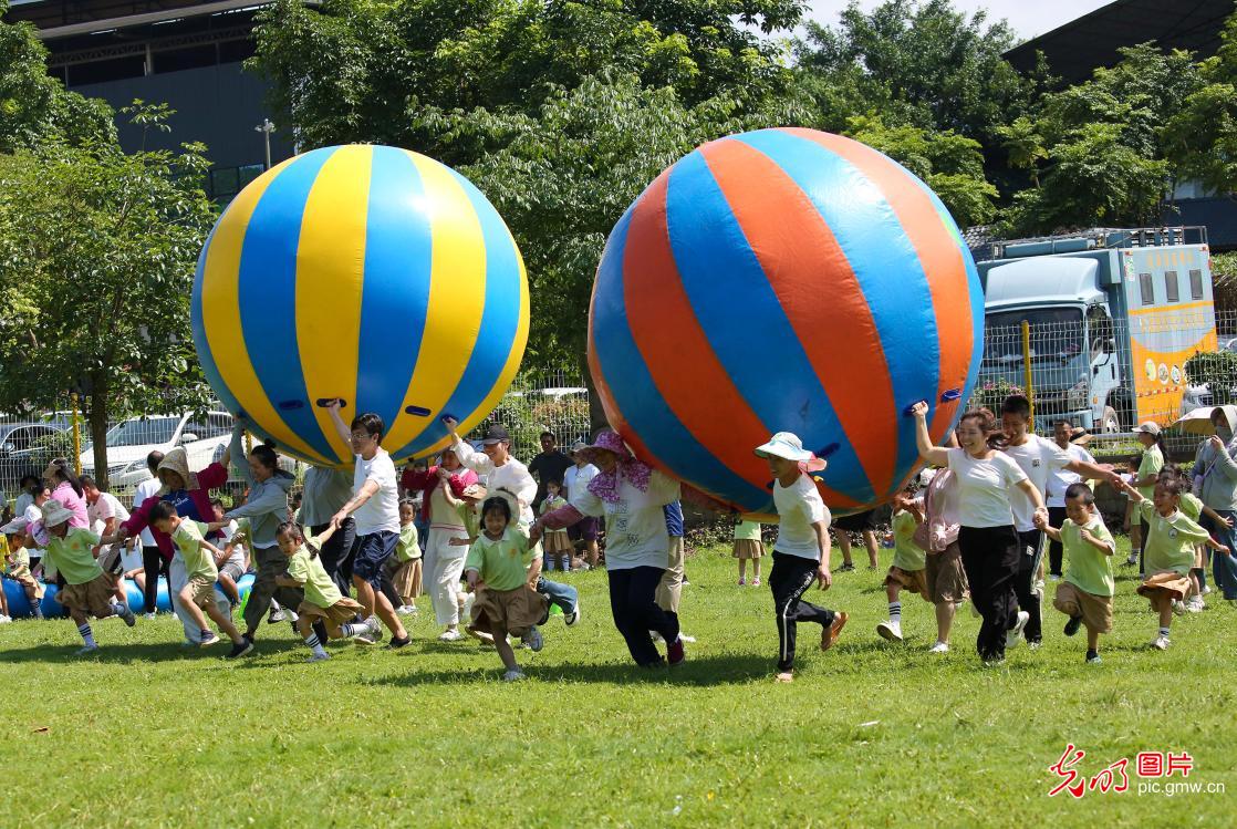 赴一场夏日童趣 赴一场温柔陪伴