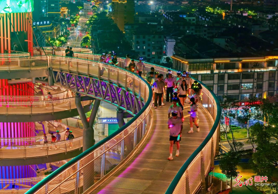 “城市森林空间”激活夜间休闲业态 “城市森林空间”激活夜间休闲业态