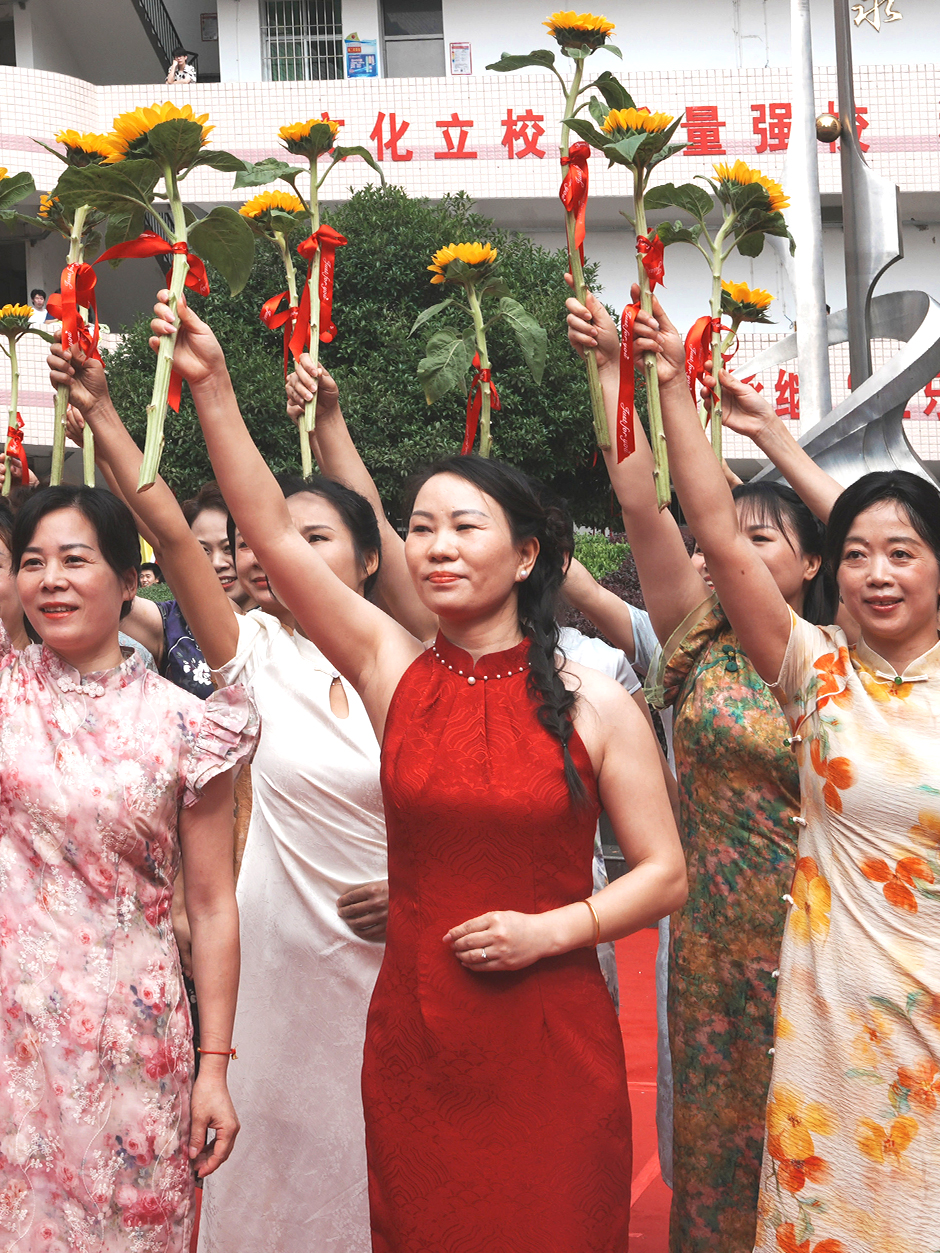 【聚焦高考 逐梦今夏】多彩祝福致青春,从容落笔向未来 【聚焦高考 逐梦今夏】多彩祝福致青春,从容落笔向未来