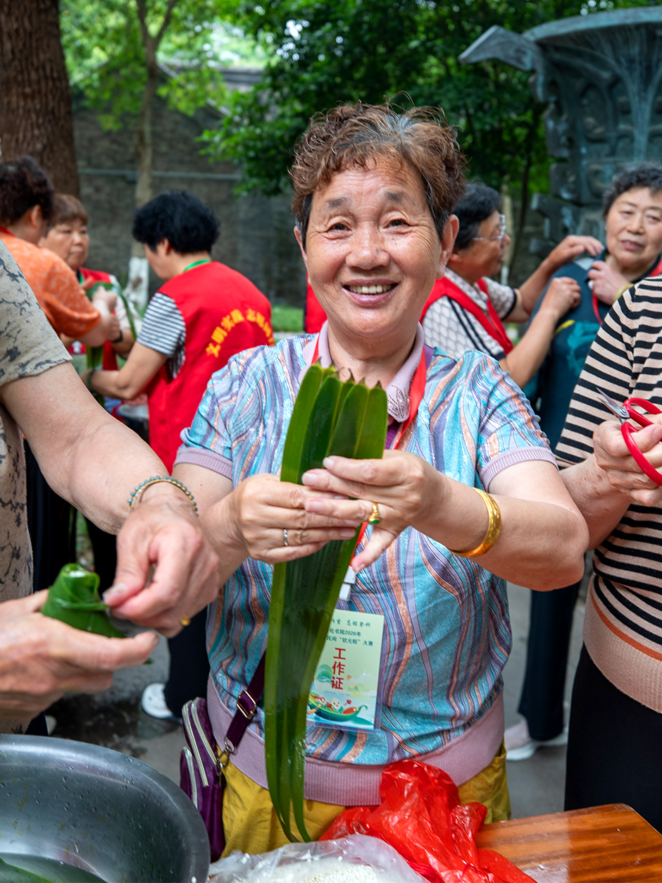 【聚焦高考 逐梦今夏】多彩祝福致青春,从容落笔向未来 【聚焦高考 逐梦今夏】多彩祝福致青春,从容落笔向未来