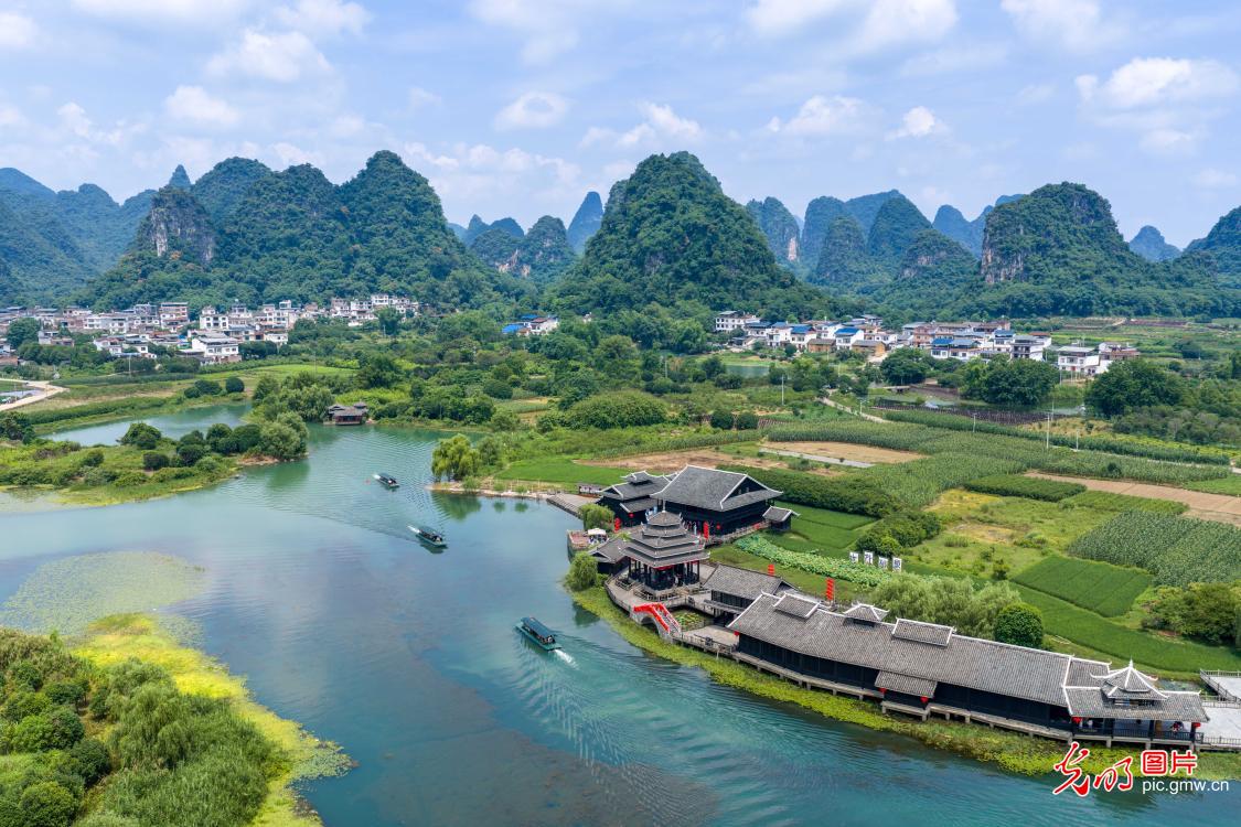 燕子湖景美如画引客来