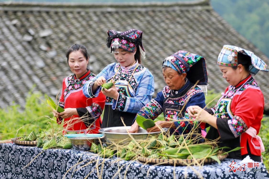 多彩活动迎端午 传统民俗焕发新机