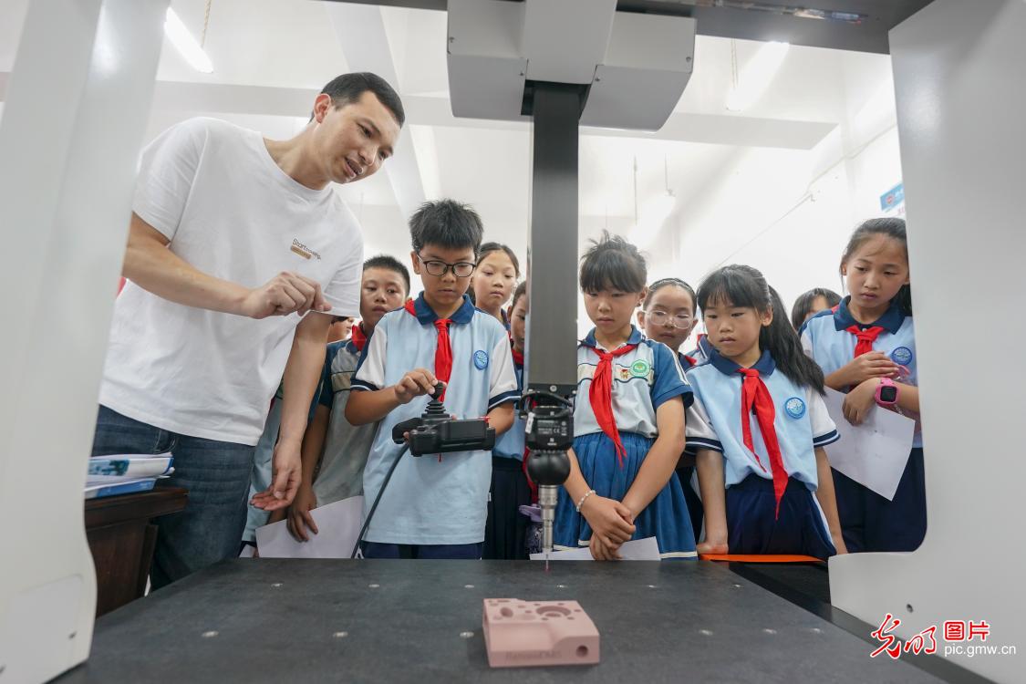 小学生高校实训研学拓展视野 小学生高校实训研学拓展视野