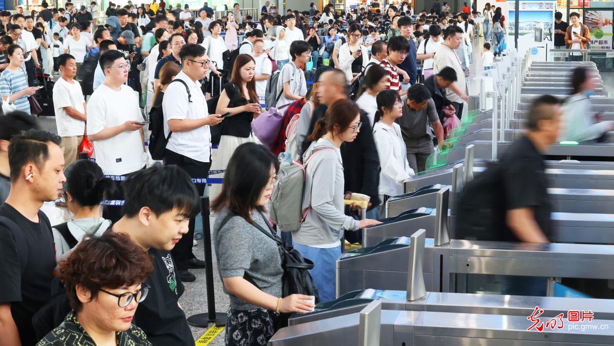 铁路端午假期运输启动