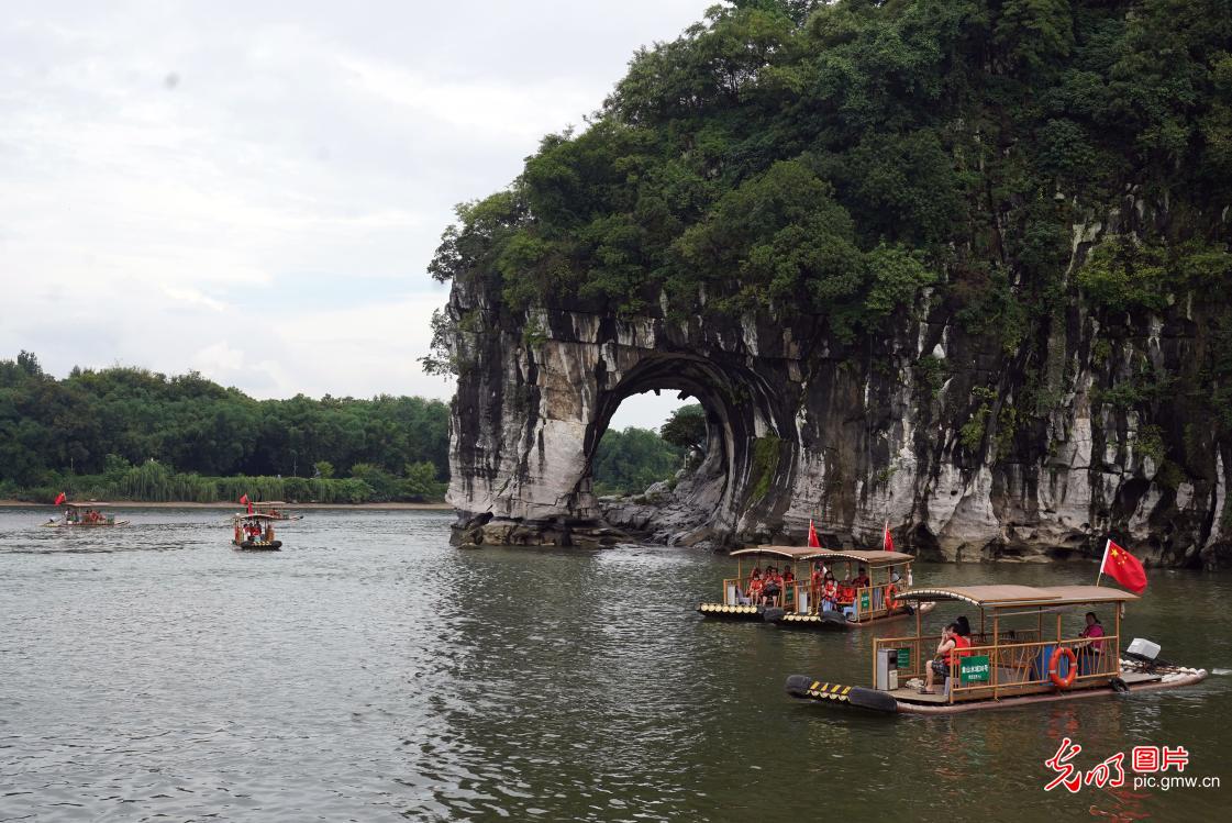 暑期旅游市场持续升温 暑期旅游市场持续升温