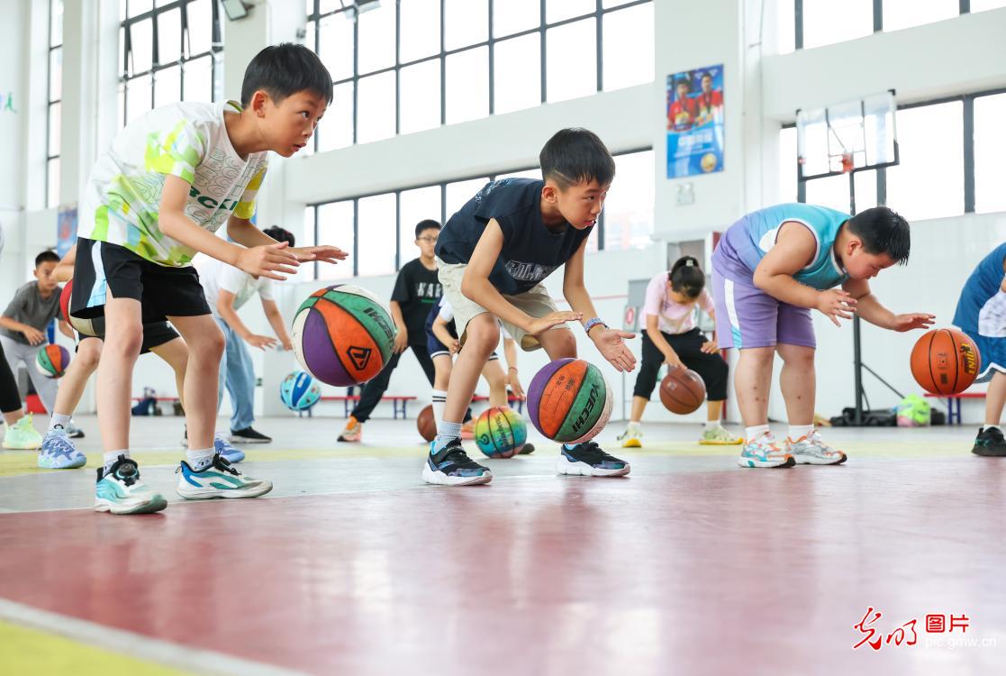 艺体科普齐绽放 多彩假期助成长