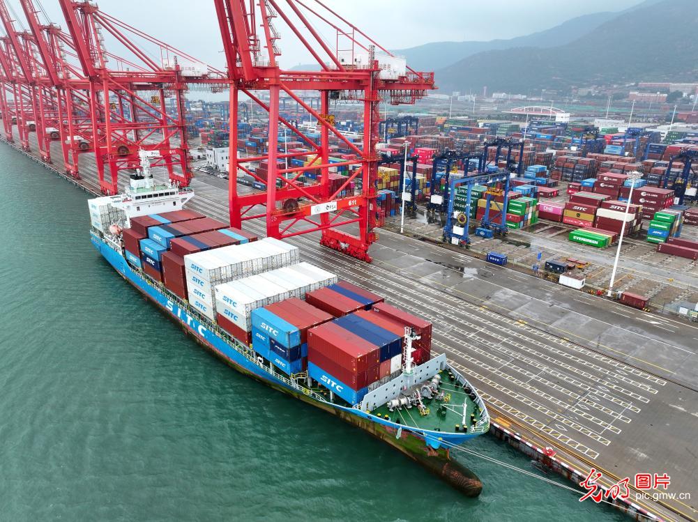 上半年我国外贸首破25万亿元 上半年我国外贸首破25万亿元