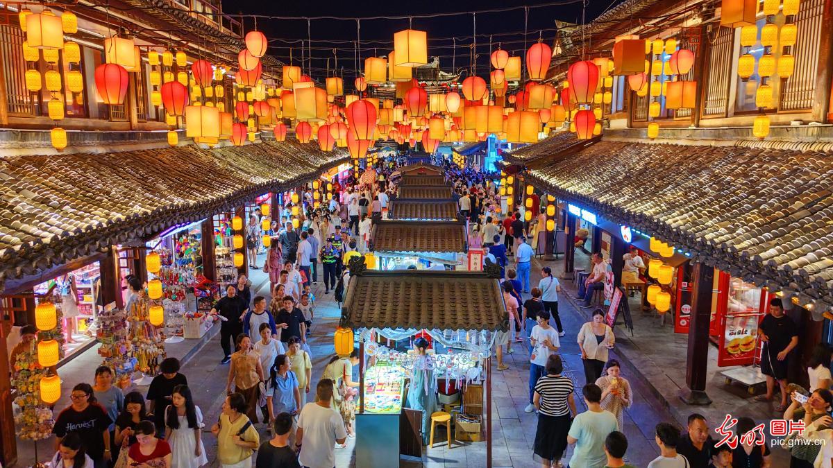 缤纷夏夜释放消费活力