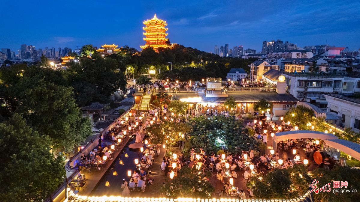 缤纷夏夜释放消费活力