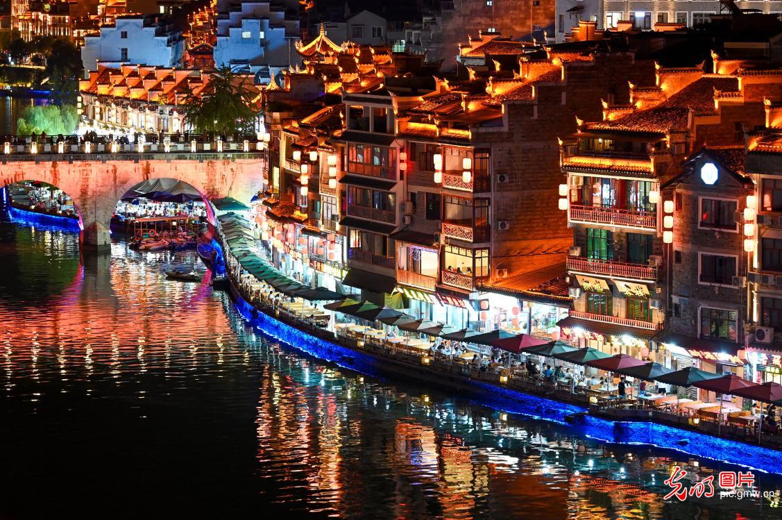 缤纷夏夜释放消费活力