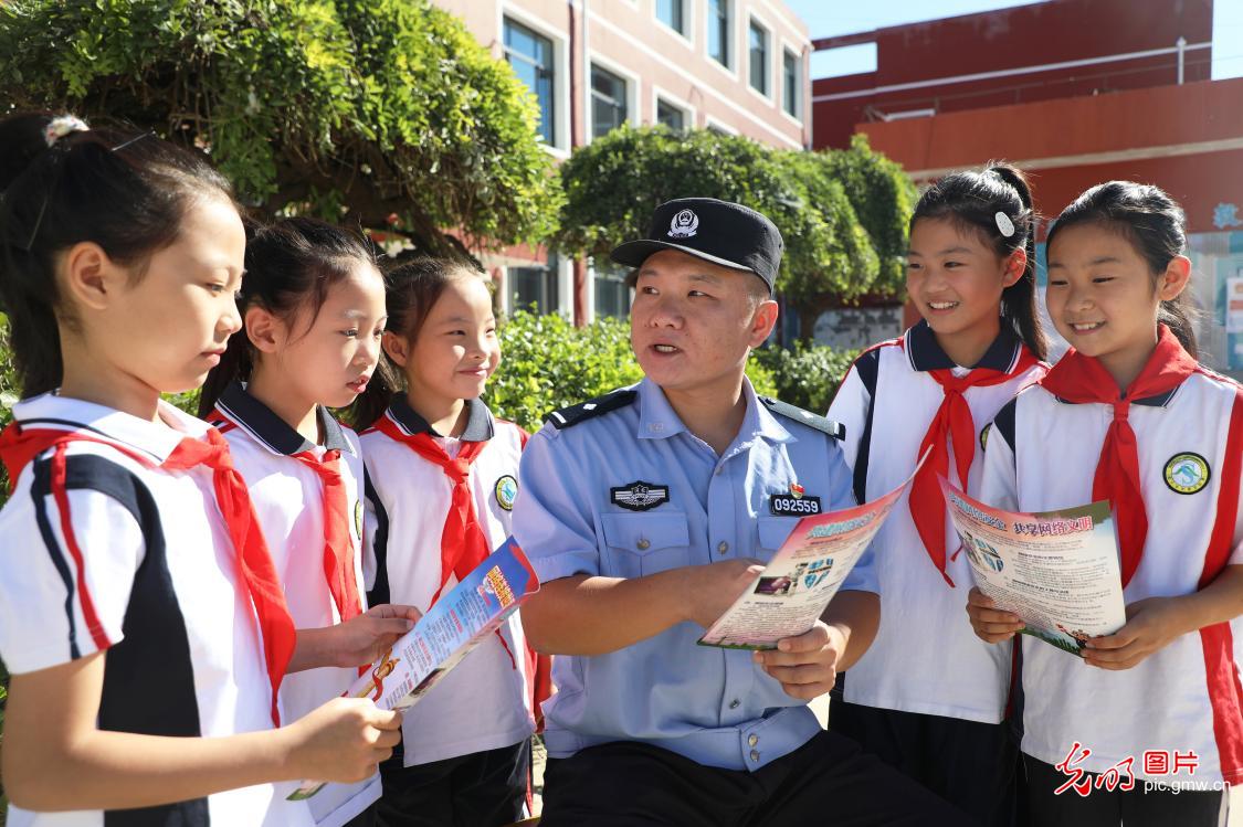 普及网络安全知识 共筑清朗网络空间 普及网络安全知识 共筑清朗网络空间