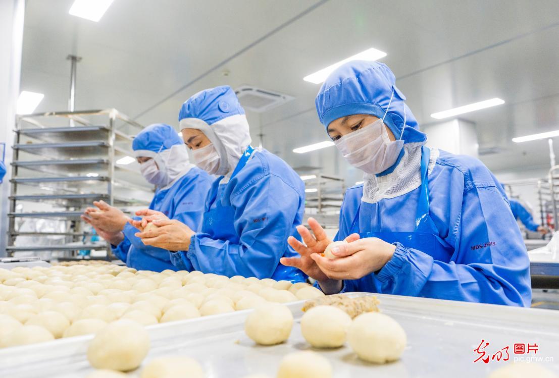 匠心焙月圆 古韵迎中秋 匠心焙月圆 古韵迎中秋