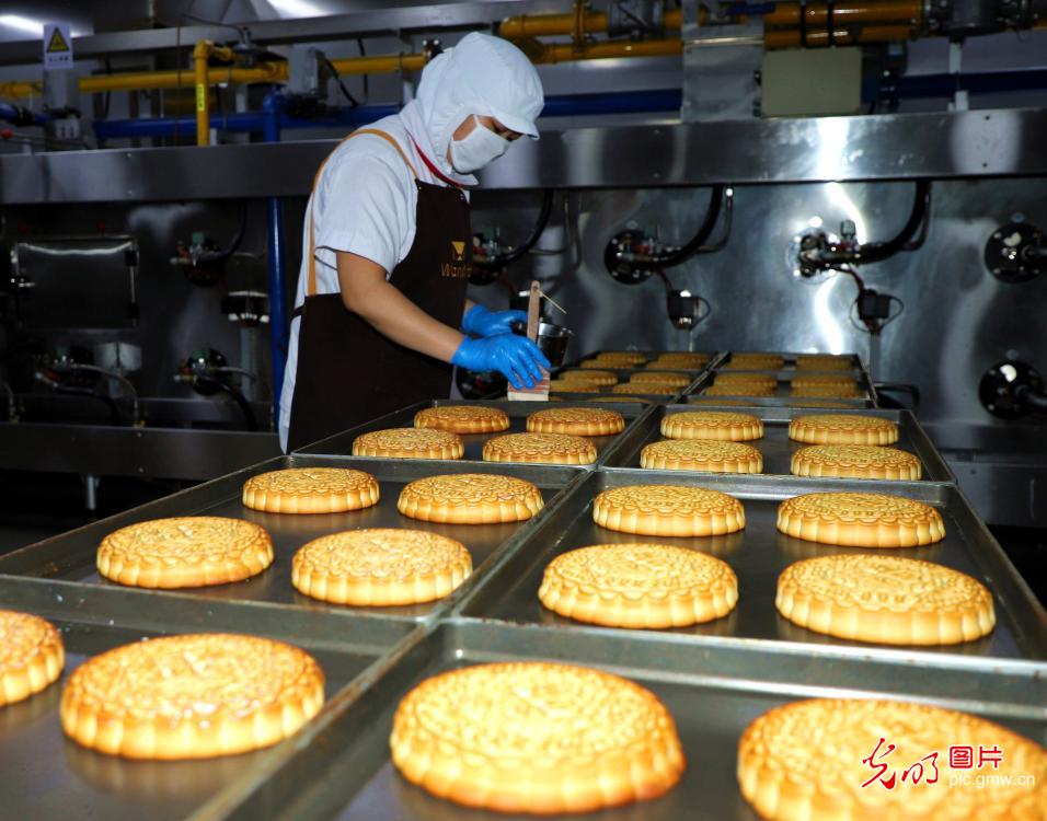 匠心焙月圆 古韵迎中秋 匠心焙月圆 古韵迎中秋